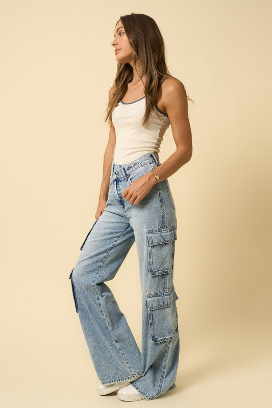 Rendezvous Relaxed: The Metropolitan Mingle Cargo Jeans