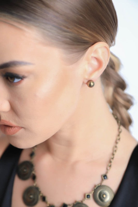 ANTIKcharme: Vintage Refinement Circular Stone Necklace