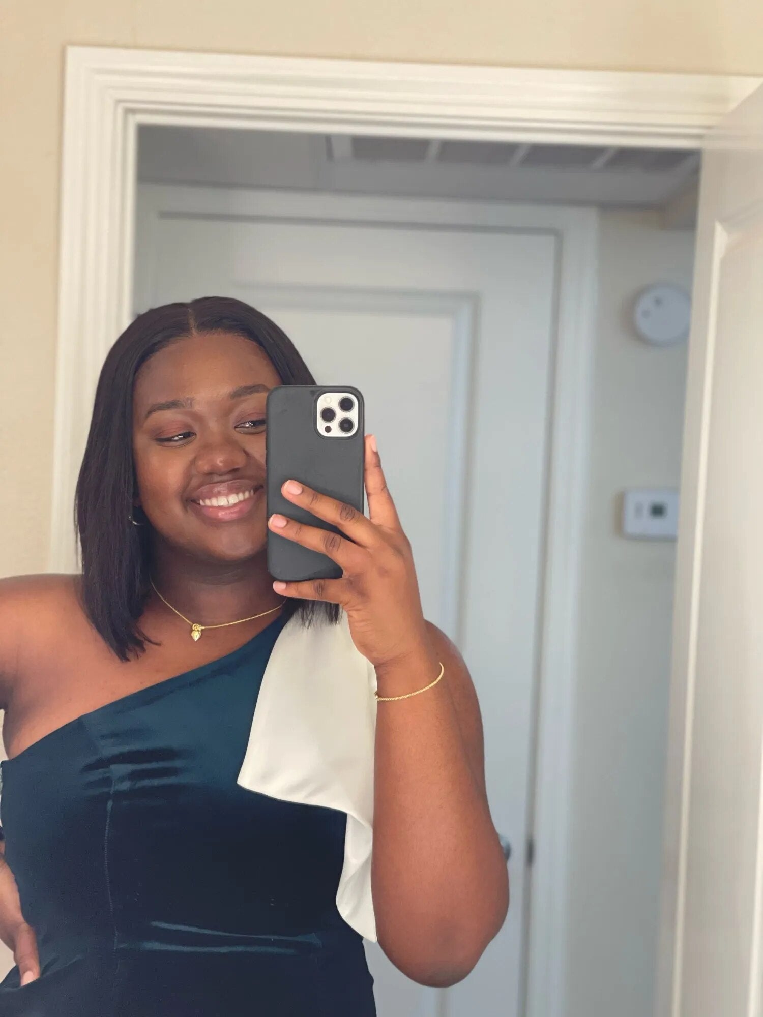 BHG Hair "Bob-to-go: The Glide-on Glamour" Wig