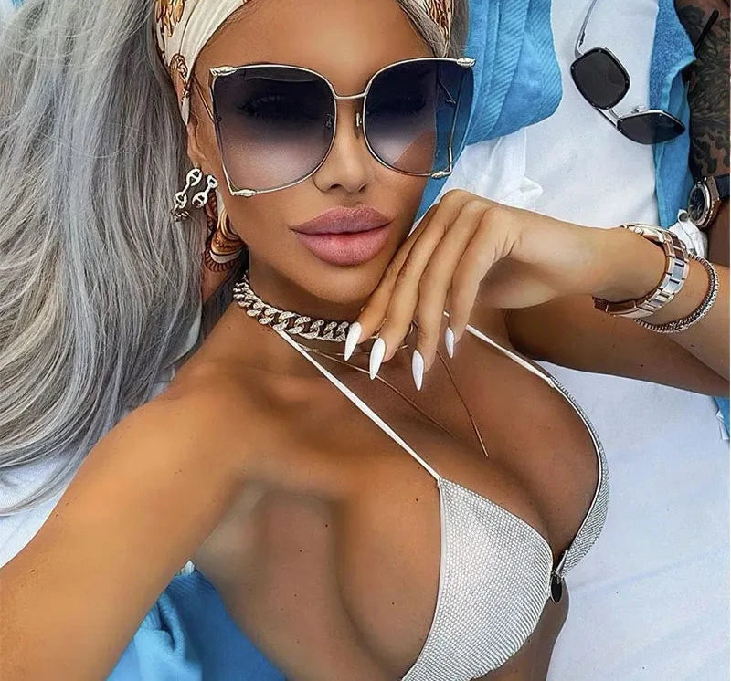 LuxeVision Hollow Elegance: Oversized Gradient Chic Sunglasses