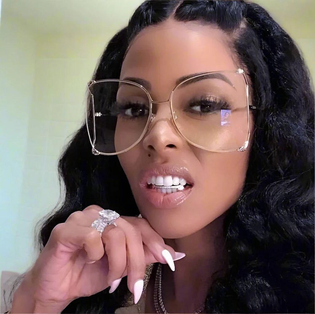 LuxeVision Hollow Elegance: Oversized Gradient Chic Sunglasses