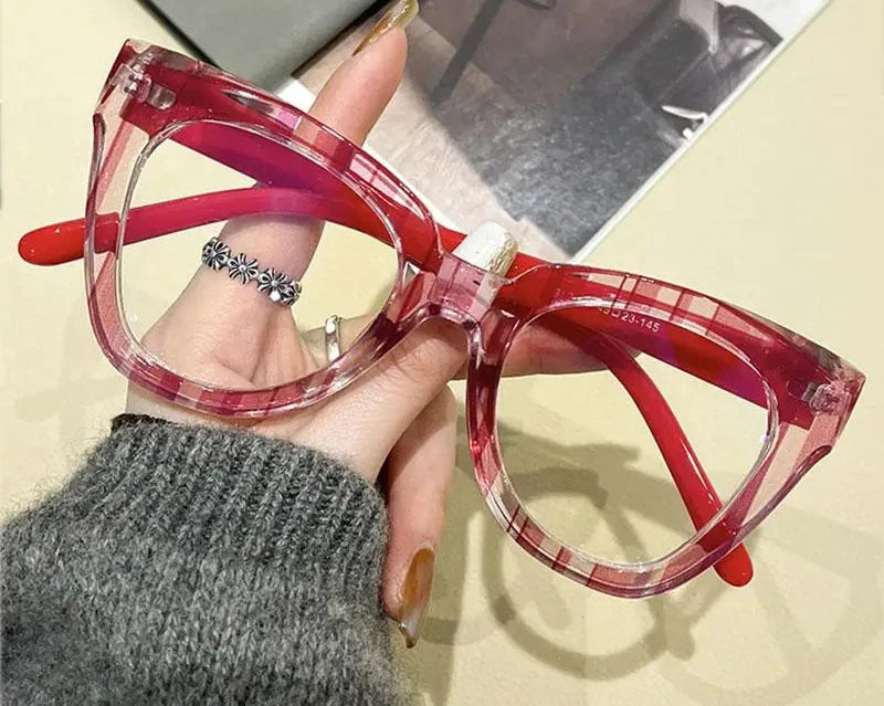 Rainbow Chic Mystique: The Ultimate Cat-Eye Clique Frames