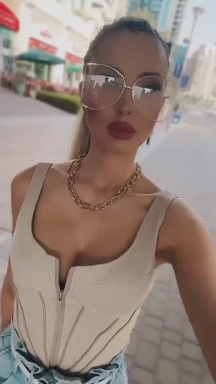 LuxeVision Hollow Elegance: Oversized Gradient Chic Sunglasses